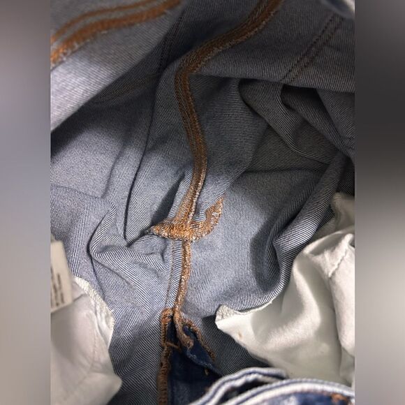 American Eagle Mom Stretch Jeans - Picture 9 of 9